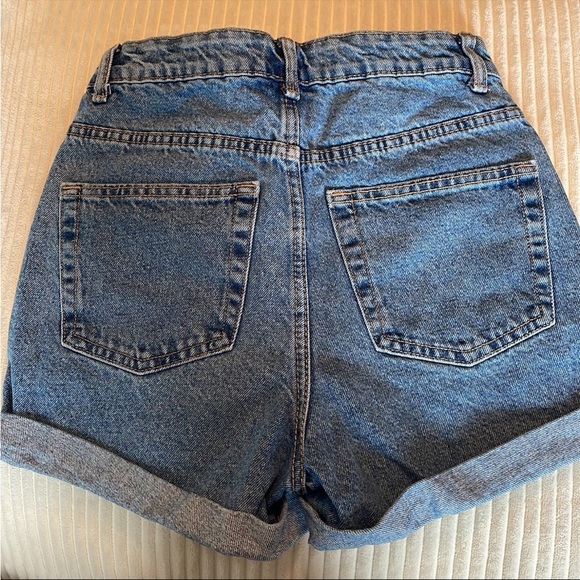 Denim shorts - Picture 2 of 3